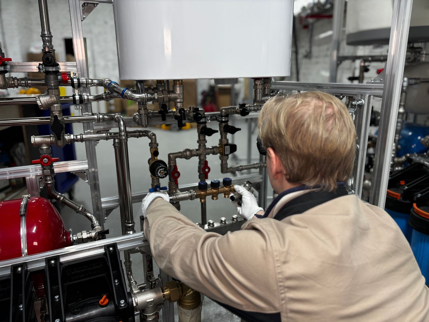 Hydraulik przy pracy
